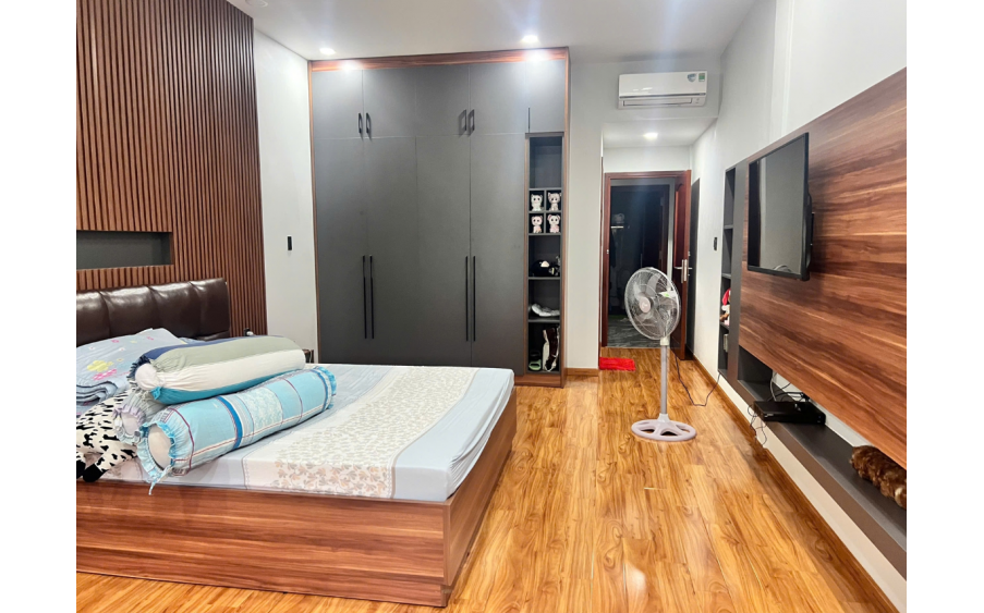 NHÀ MỚI Ở NGAY ĐBP Q3 CN 61M 4PN XE HƠI NGỦ TRONG NHÀ NHỈNH 15TỶ